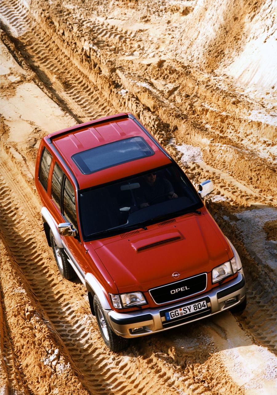  Opel Monterey DTI 16V RS 1998 года  (фото 16 из 24)